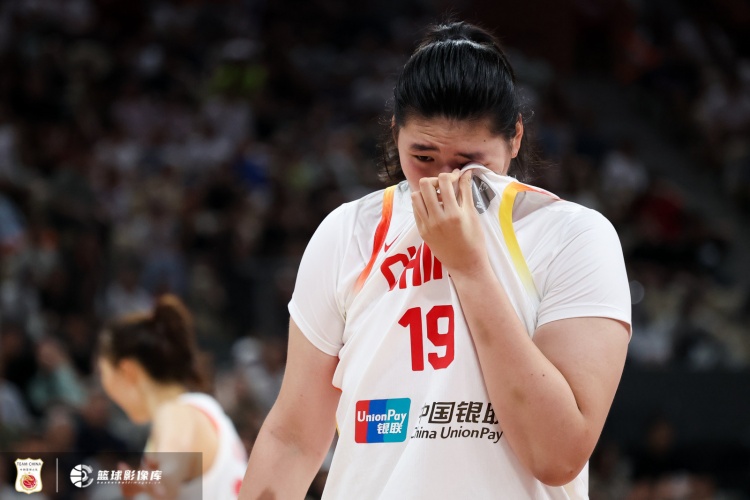 媒体人：张子宇28+10+4进步明显 王思雨16+4+5依旧外线定海神针
