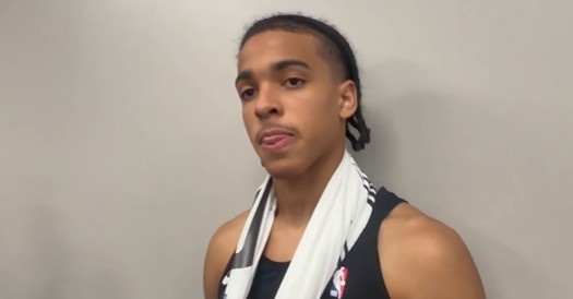 小迈克尔·布朗：NBA的球场比大学联赛更大 队友让我的转变很轻松
